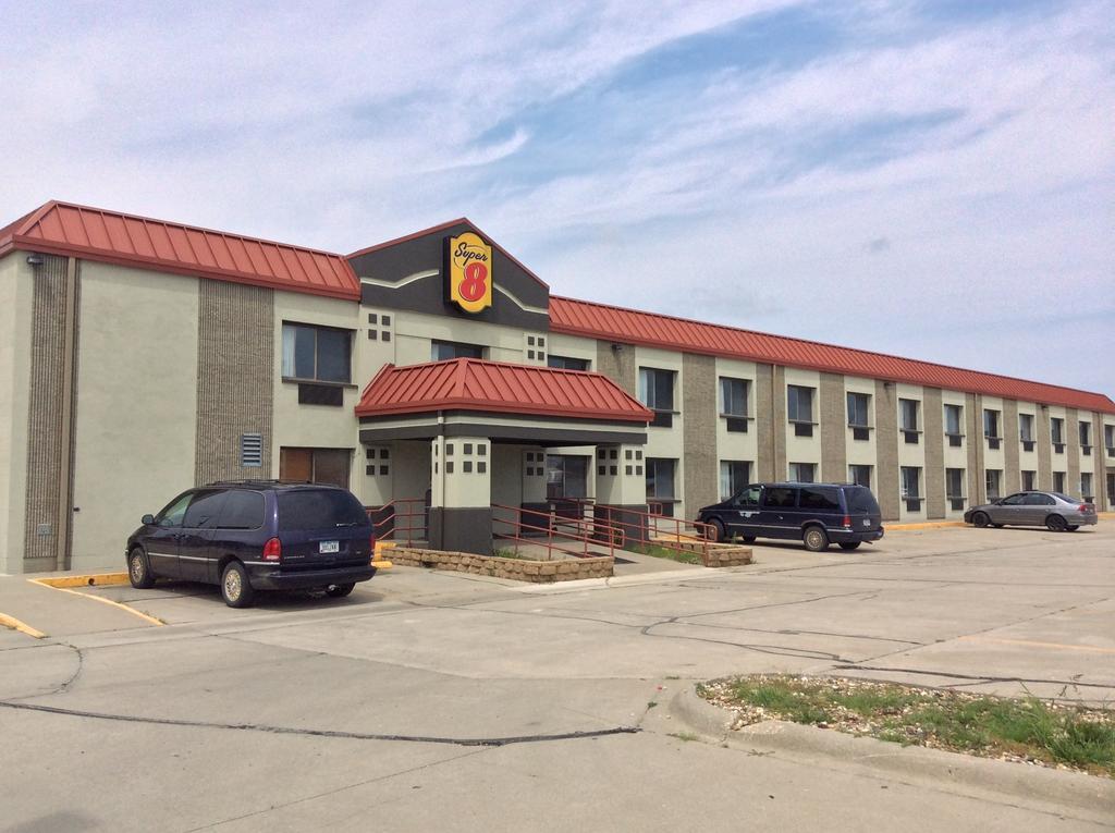 Super 8 By Wyndham Marshalltown Exterior foto